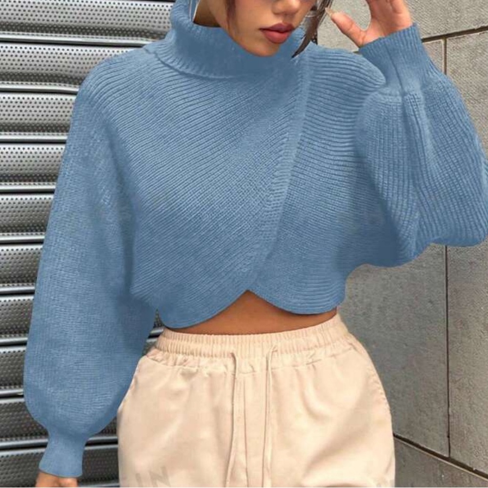 Brand new never worn cropped Turtleneck sweater
